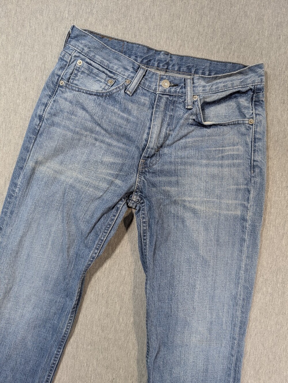 Levi's 514 Straight Fit Jeans Men's 30 X 32 Light Wash Blue Whiskering